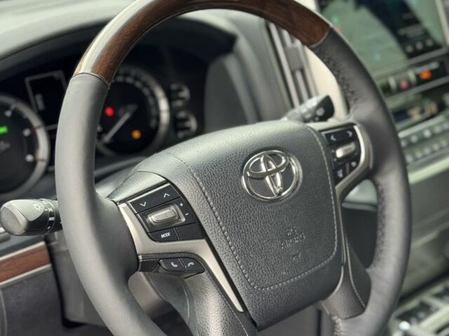 Черный Тойота Ленд Крузер 200, объемом двигателя 4.5 л и пробегом 113 тыс. км за 55000 $, фото 4 на Automoto.ua