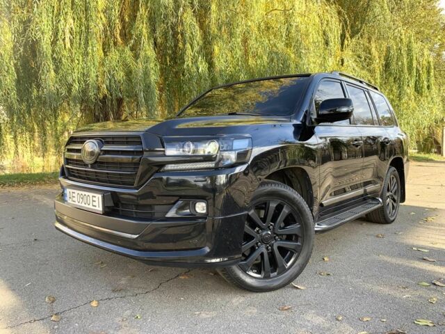 Черный Тойота Ленд Крузер 200, объемом двигателя 4.5 л и пробегом 190 тыс. км за 58888 $, фото 3 на Automoto.ua