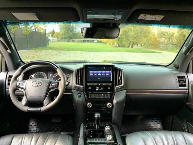 Черный Тойота Ленд Крузер 200, объемом двигателя 4.5 л и пробегом 190 тыс. км за 58888 $, фото 21 на Automoto.ua