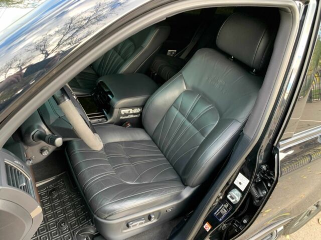 Черный Тойота Ленд Крузер 200, объемом двигателя 4.5 л и пробегом 190 тыс. км за 58888 $, фото 14 на Automoto.ua