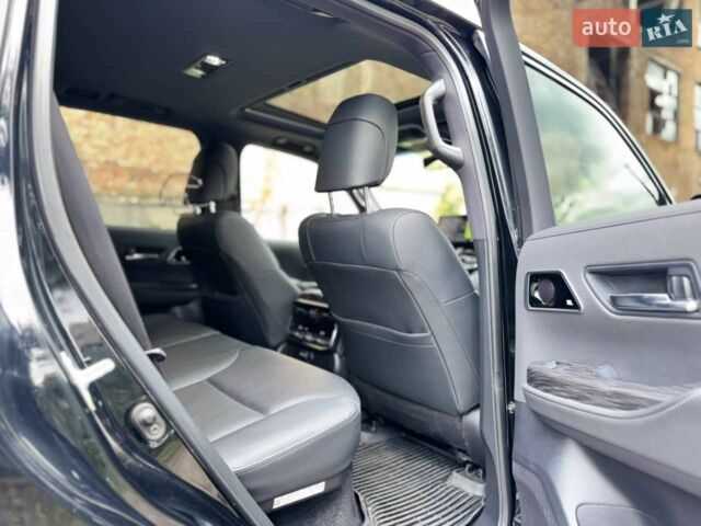 Черный Тойота Ленд Крузер 200, объемом двигателя 3.3 л и пробегом 154 тыс. км за 72990 $, фото 20 на Automoto.ua