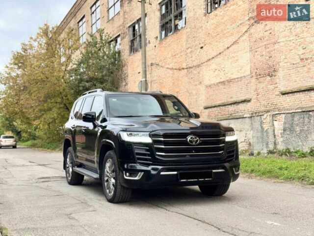Черный Тойота Ленд Крузер 200, объемом двигателя 3.3 л и пробегом 154 тыс. км за 72990 $, фото 1 на Automoto.ua