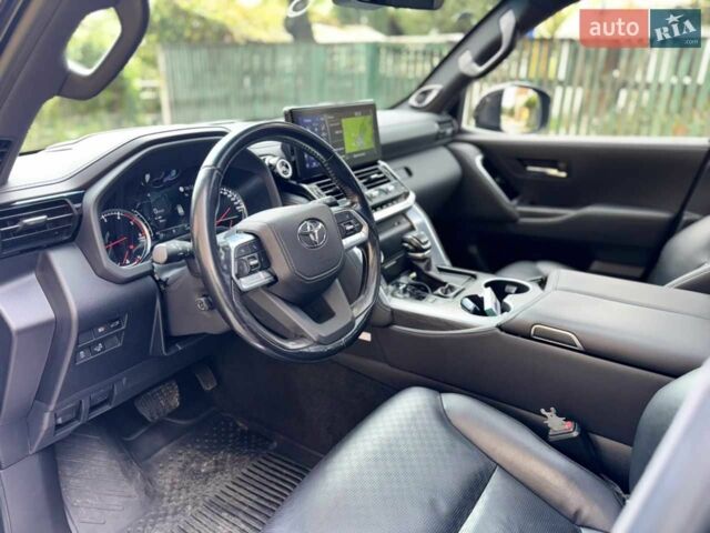 Черный Тойота Ленд Крузер 200, объемом двигателя 3.3 л и пробегом 154 тыс. км за 69890 $, фото 12 на Automoto.ua