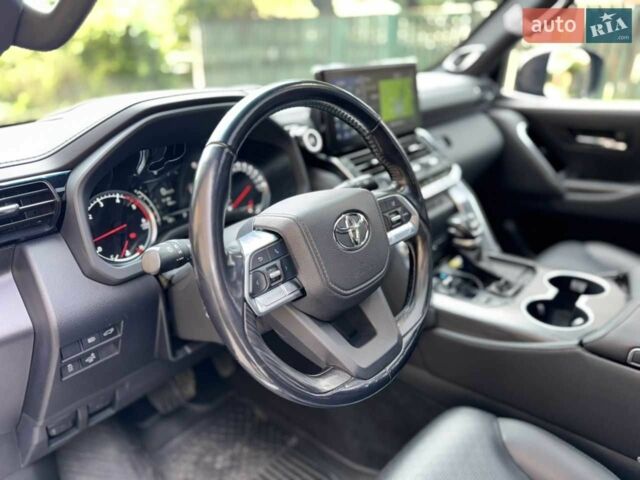 Черный Тойота Ленд Крузер 200, объемом двигателя 3.3 л и пробегом 154 тыс. км за 69890 $, фото 18 на Automoto.ua