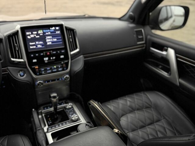 Коричневый Тойота Ленд Крузер 200, объемом двигателя 4.5 л и пробегом 250 тыс. км за 1254 $, фото 6 на Automoto.ua