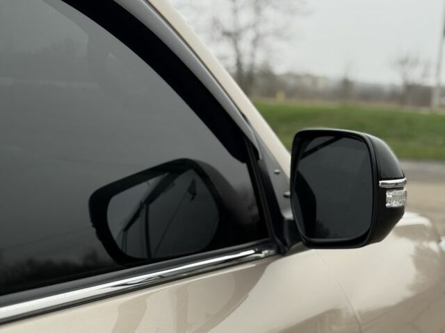 Коричневый Тойота Ленд Крузер 200, объемом двигателя 4.5 л и пробегом 250 тыс. км за 1254 $, фото 12 на Automoto.ua