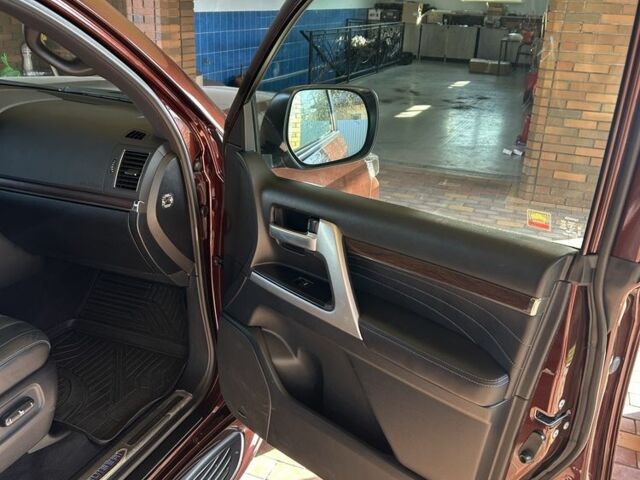 Коричневый Тойота Ленд Крузер 200, объемом двигателя 4.5 л и пробегом 101 тыс. км за 68000 $, фото 13 на Automoto.ua