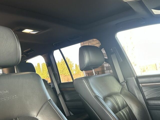 Коричневый Тойота Ленд Крузер 200, объемом двигателя 4.5 л и пробегом 101 тыс. км за 68000 $, фото 15 на Automoto.ua