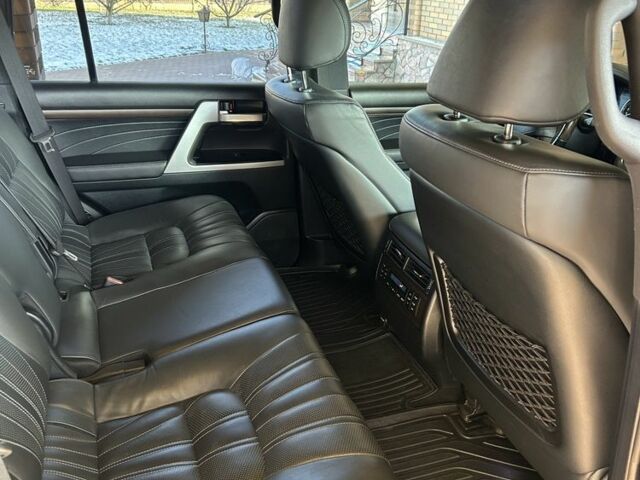 Коричневый Тойота Ленд Крузер 200, объемом двигателя 4.5 л и пробегом 101 тыс. км за 68000 $, фото 12 на Automoto.ua