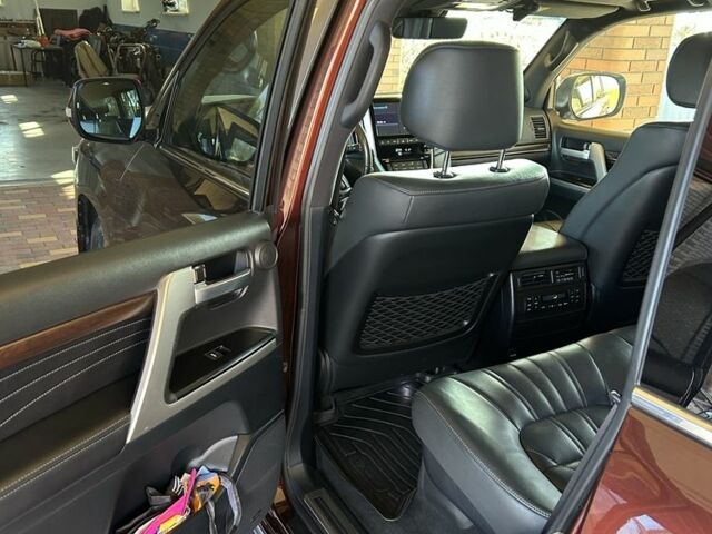 Коричневый Тойота Ленд Крузер 200, объемом двигателя 4.5 л и пробегом 101 тыс. км за 68000 $, фото 9 на Automoto.ua