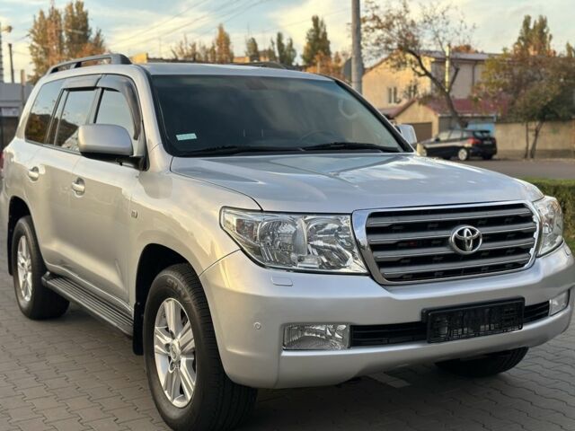 Серый Тойота Ленд Крузер 200, объемом двигателя 4.5 л и пробегом 340 тыс. км за 23000 $, фото 1 на Automoto.ua