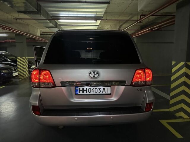 Серый Тойота Ленд Крузер 200, объемом двигателя 4.5 л и пробегом 330 тыс. км за 23900 $, фото 8 на Automoto.ua