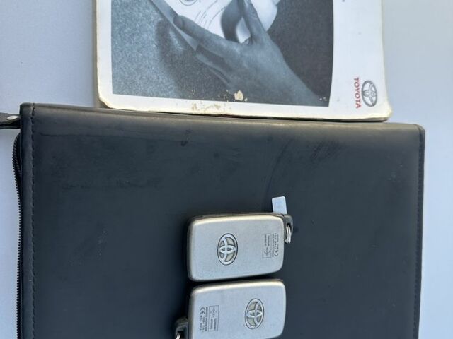 Серый Тойота Ленд Крузер 200, объемом двигателя 4.5 л и пробегом 340 тыс. км за 23000 $, фото 6 на Automoto.ua