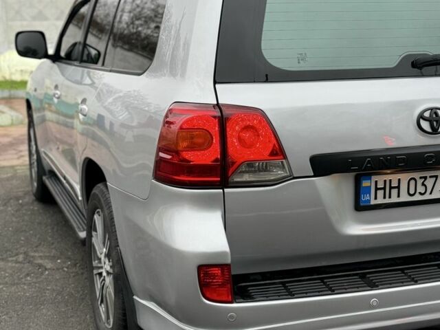 Сірий Тойота Ленд Крузер 200, об'ємом двигуна 4.5 л та пробігом 298 тис. км за 24200 $, фото 8 на Automoto.ua