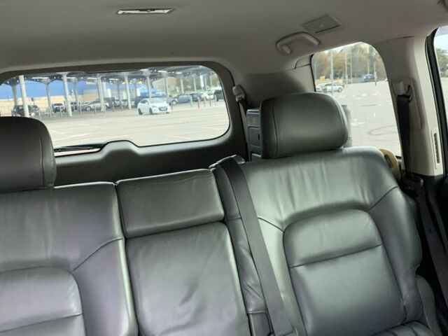 Серый Тойота Ленд Крузер 200, объемом двигателя 4.5 л и пробегом 205 тыс. км за 28000 $, фото 8 на Automoto.ua