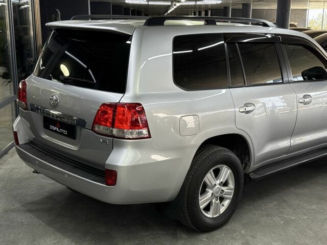 Сірий Тойота Ленд Крузер 200, об'ємом двигуна 4.5 л та пробігом 340 тис. км за 23900 $, фото 9 на Automoto.ua