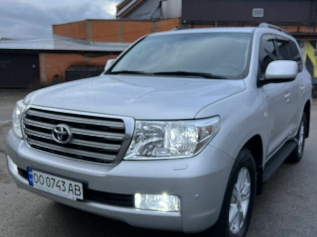 Серый Тойота Ленд Крузер 200, объемом двигателя 4.7 л и пробегом 222 тыс. км за 21500 $, фото 9 на Automoto.ua