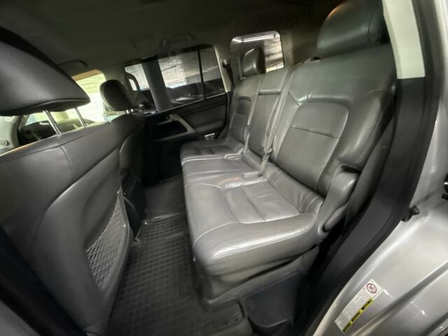 Сірий Тойота Ленд Крузер 200, об'ємом двигуна 4.5 л та пробігом 340 тис. км за 23900 $, фото 18 на Automoto.ua