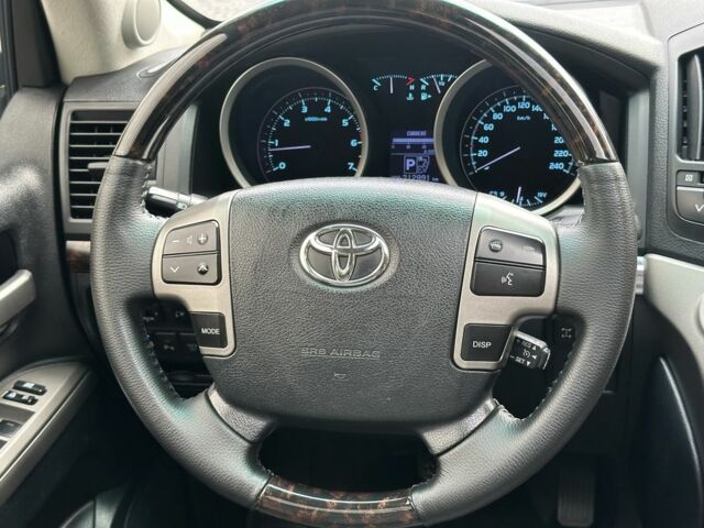 Серый Тойота Ленд Крузер 200, объемом двигателя 4.6 л и пробегом 213 тыс. км за 24000 $, фото 21 на Automoto.ua