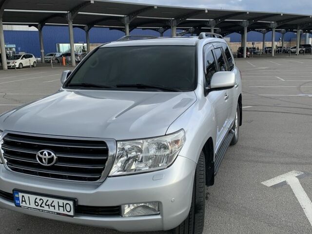 Серый Тойота Ленд Крузер 200, объемом двигателя 4.5 л и пробегом 205 тыс. км за 28000 $, фото 1 на Automoto.ua