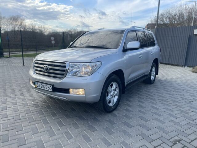 Серый Тойота Ленд Крузер 200, объемом двигателя 4.5 л и пробегом 104 тыс. км за 32000 $, фото 1 на Automoto.ua