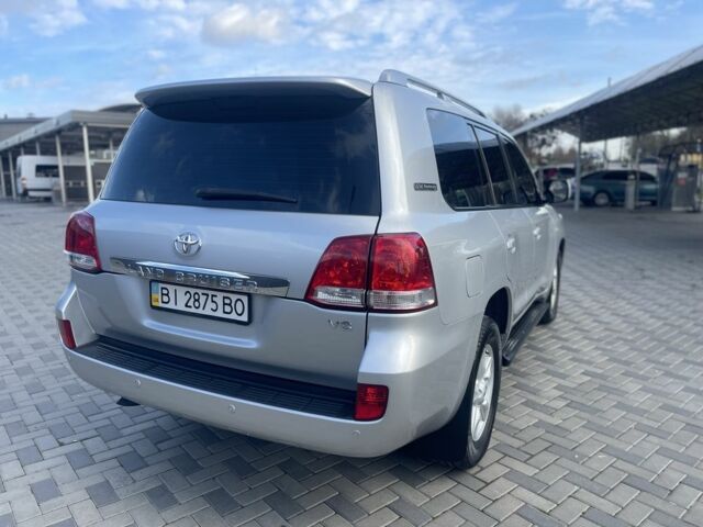 Серый Тойота Ленд Крузер 200, объемом двигателя 4.5 л и пробегом 104 тыс. км за 32000 $, фото 6 на Automoto.ua