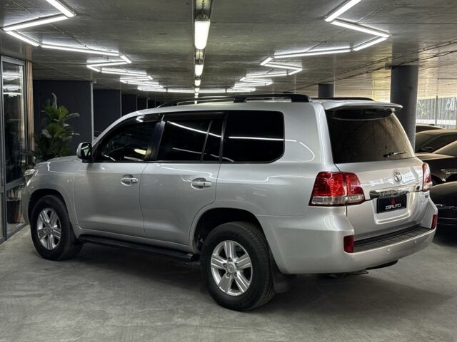 Сірий Тойота Ленд Крузер 200, об'ємом двигуна 4.5 л та пробігом 340 тис. км за 23900 $, фото 12 на Automoto.ua