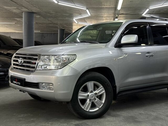 Сірий Тойота Ленд Крузер 200, об'ємом двигуна 4.5 л та пробігом 340 тис. км за 23900 $, фото 7 на Automoto.ua