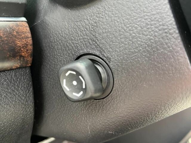 Серый Тойота Ленд Крузер 200, объемом двигателя 4.7 л и пробегом 222 тыс. км за 21500 $, фото 15 на Automoto.ua