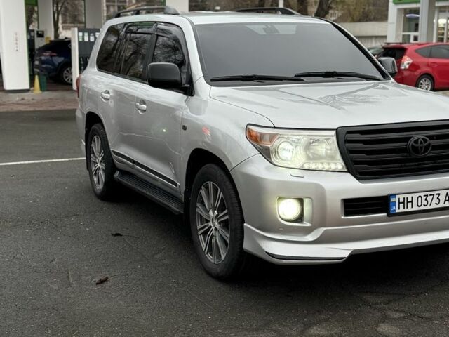 Сірий Тойота Ленд Крузер 200, об'ємом двигуна 4.5 л та пробігом 298 тис. км за 24200 $, фото 2 на Automoto.ua