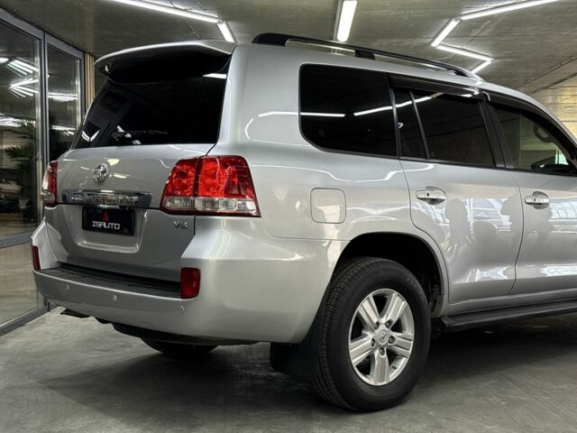 Сірий Тойота Ленд Крузер 200, об'ємом двигуна 4.5 л та пробігом 340 тис. км за 23900 $, фото 11 на Automoto.ua