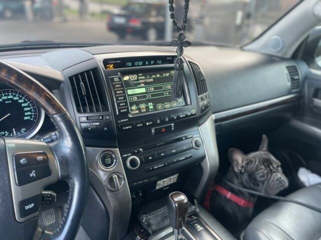 Серый Тойота Ленд Крузер 200, объемом двигателя 4.5 л и пробегом 104 тыс. км за 32000 $, фото 5 на Automoto.ua