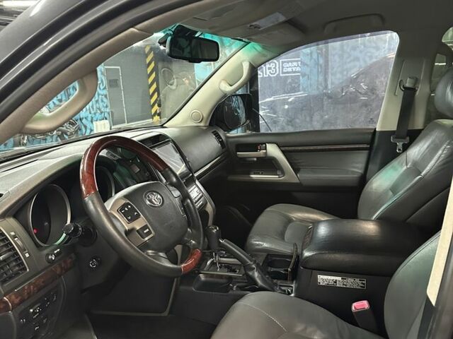 Сірий Тойота Ленд Крузер 200, об'ємом двигуна 4.5 л та пробігом 260 тис. км за 26500 $, фото 10 на Automoto.ua