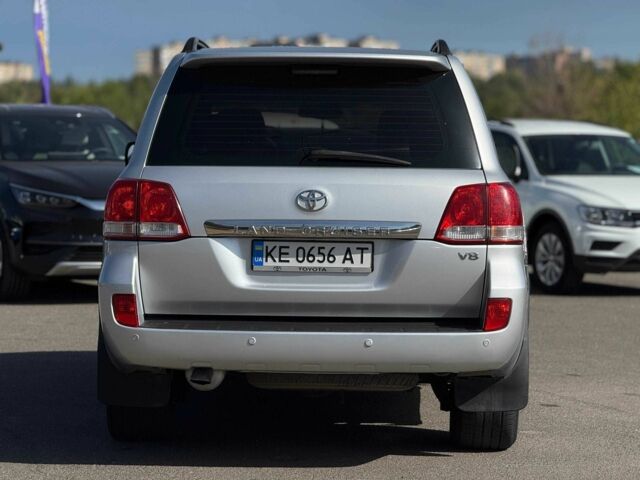 Серый Тойота Ленд Крузер 200, объемом двигателя 4.5 л и пробегом 193 тыс. км за 24900 $, фото 10 на Automoto.ua