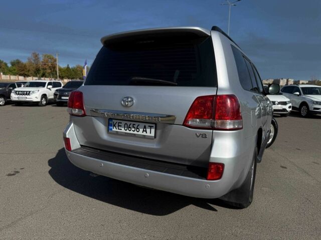 Серый Тойота Ленд Крузер 200, объемом двигателя 4.5 л и пробегом 193 тыс. км за 24900 $, фото 14 на Automoto.ua