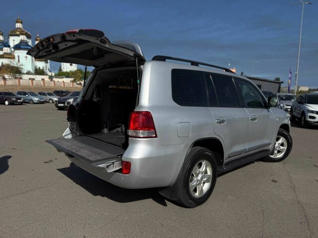 Серый Тойота Ленд Крузер 200, объемом двигателя 4.5 л и пробегом 193 тыс. км за 24900 $, фото 15 на Automoto.ua