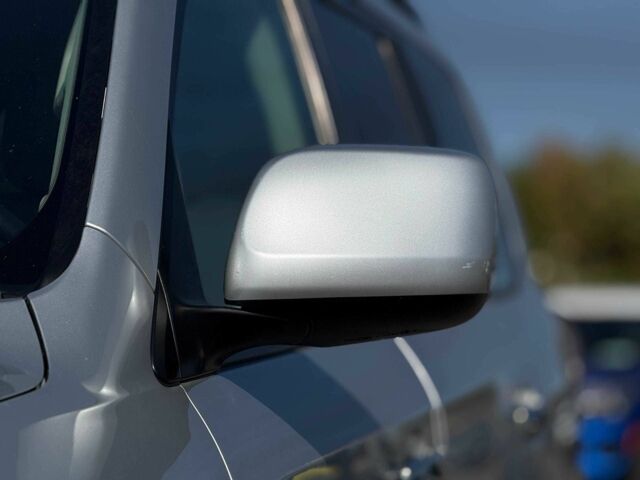 Серый Тойота Ленд Крузер 200, объемом двигателя 4.5 л и пробегом 193 тыс. км за 24900 $, фото 7 на Automoto.ua