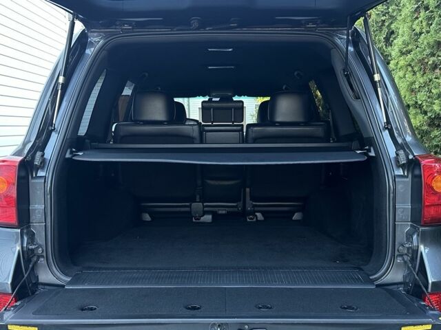 Серый Тойота Ленд Крузер 200, объемом двигателя 4.5 л и пробегом 209 тыс. км за 30000 $, фото 20 на Automoto.ua