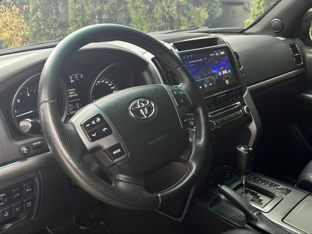 Серый Тойота Ленд Крузер 200, объемом двигателя 4.5 л и пробегом 209 тыс. км за 30000 $, фото 14 на Automoto.ua