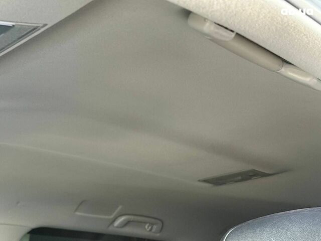 Серый Тойота Ленд Крузер 200, объемом двигателя 4.5 л и пробегом 235 тыс. км за 28940 $, фото 20 на Automoto.ua