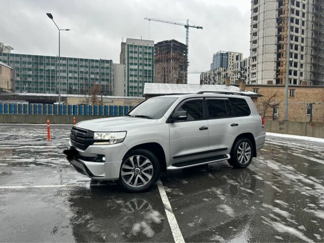 Серый Тойота Ленд Крузер 200, объемом двигателя 4.5 л и пробегом 170 тыс. км за 55000 $, фото 3 на Automoto.ua