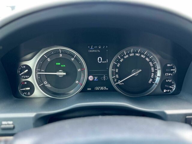 Серый Тойота Ленд Крузер 200, объемом двигателя 4.5 л и пробегом 132 тыс. км за 58000 $, фото 10 на Automoto.ua