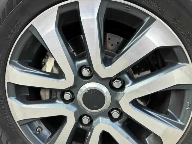 Серый Тойота Ленд Крузер 200, объемом двигателя 4.5 л и пробегом 132 тыс. км за 58000 $, фото 8 на Automoto.ua