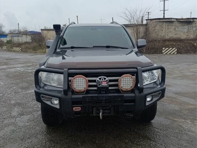 Синий Тойота Ленд Крузер 200, объемом двигателя 4.7 л и пробегом 290 тыс. км за 23000 $, фото 11 на Automoto.ua
