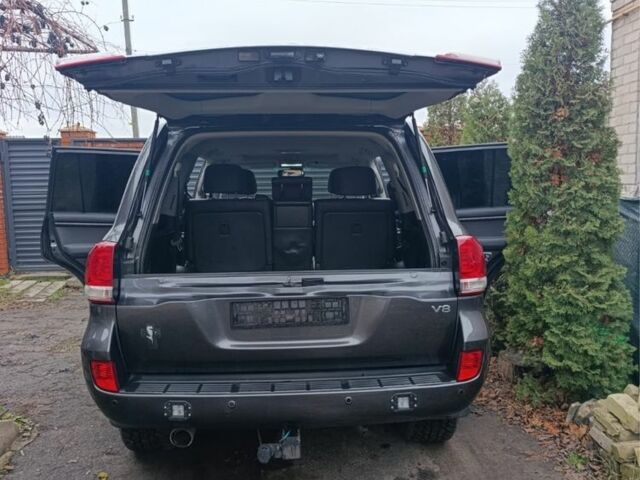 Синий Тойота Ленд Крузер 200, объемом двигателя 4.7 л и пробегом 290 тыс. км за 23000 $, фото 3 на Automoto.ua