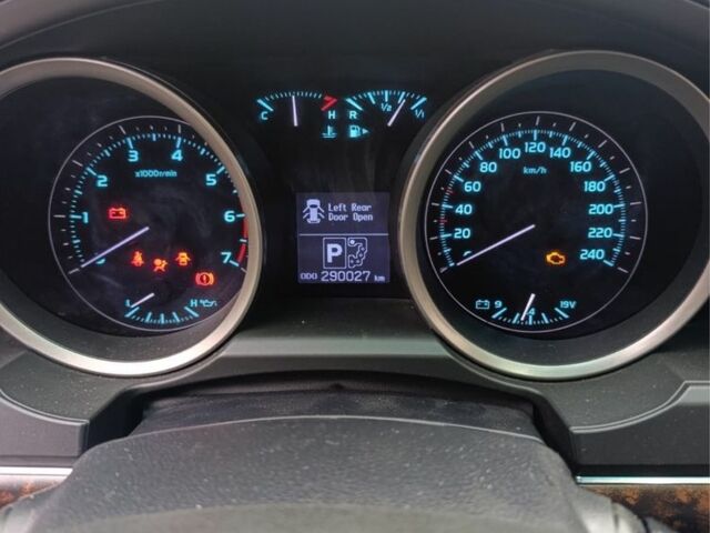 Синий Тойота Ленд Крузер 200, объемом двигателя 4.7 л и пробегом 290 тыс. км за 23000 $, фото 15 на Automoto.ua