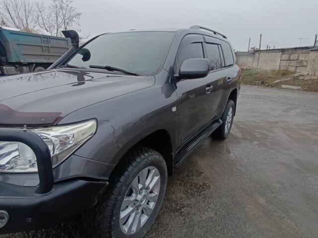 Синий Тойота Ленд Крузер 200, объемом двигателя 4.7 л и пробегом 290 тыс. км за 23000 $, фото 10 на Automoto.ua