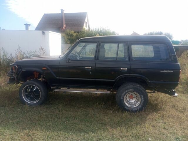 Чорний Тойота Ленд Крузер 60, об'ємом двигуна 0 л та пробігом 500 тис. км за 3700 $, фото 1 на Automoto.ua