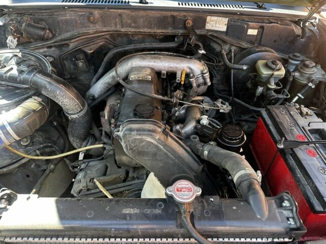 Черный Тойота Ленд Крузер 70, объемом двигателя 2.5 л и пробегом 200 тыс. км за 20000 $, фото 3 на Automoto.ua