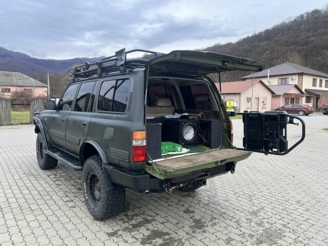 Зеленый Тойота Ленд Крузер 80, объемом двигателя 4.5 л и пробегом 300 тыс. км за 17500 $, фото 22 на Automoto.ua